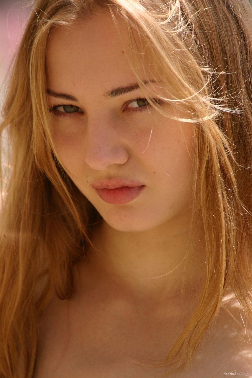 Irina Explicit Erotic Beauty Photo - 8 of 20